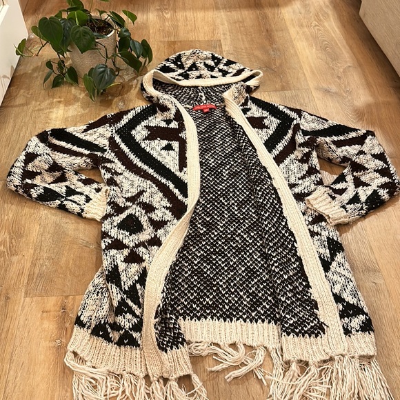 Saks Fifth Avenue fringe Boho Aztec, tribal print, open cardigan sweater M/L - Picture 11 of 13